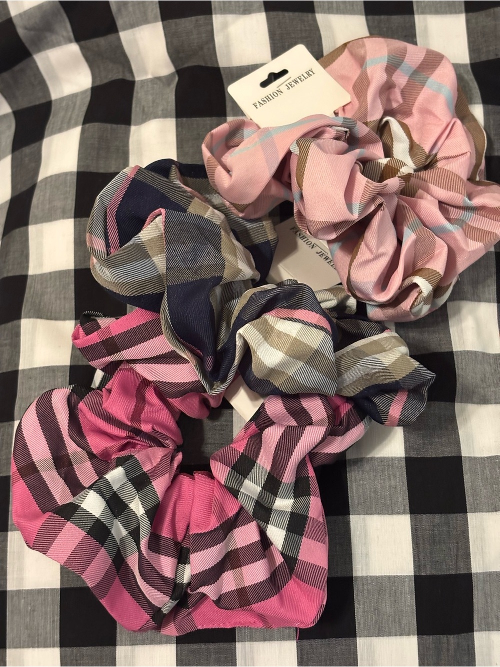 Fashion Jewelry Pink Plaid Women’s Scrunchie Set